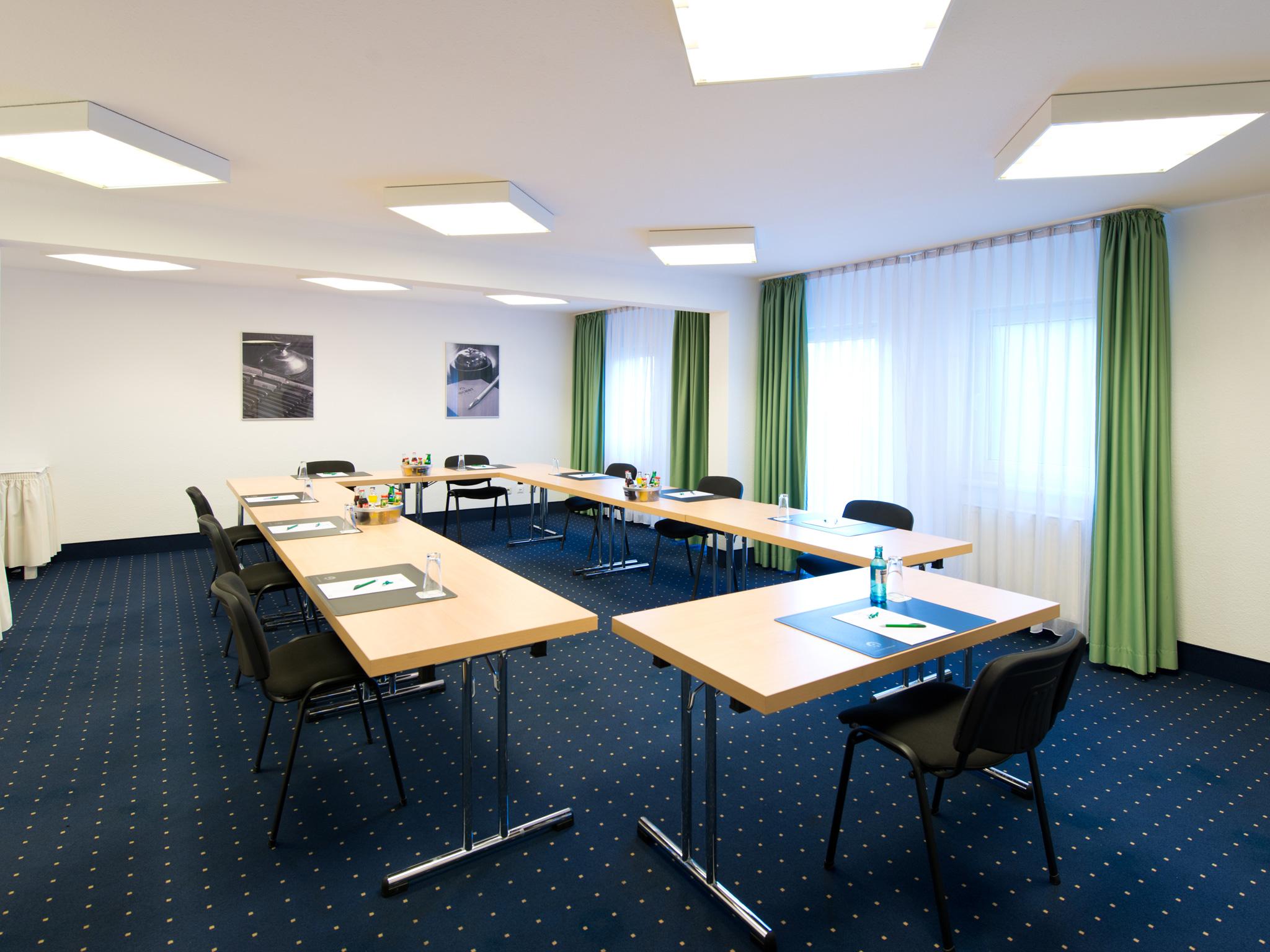 Achat Hotel Darmstadt Griesheim Грисхайм Екстериор снимка