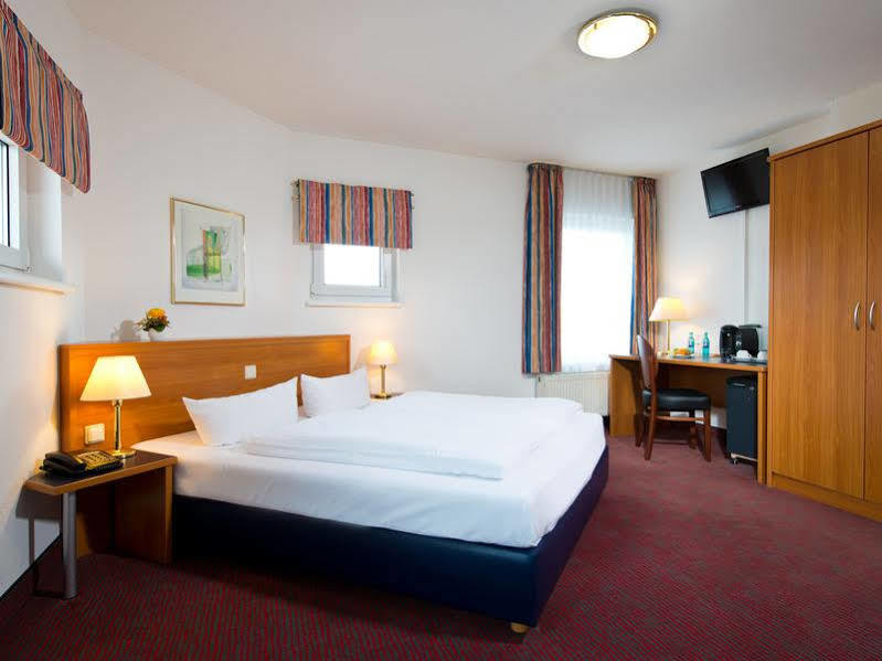 Achat Hotel Darmstadt Griesheim Грисхайм Екстериор снимка